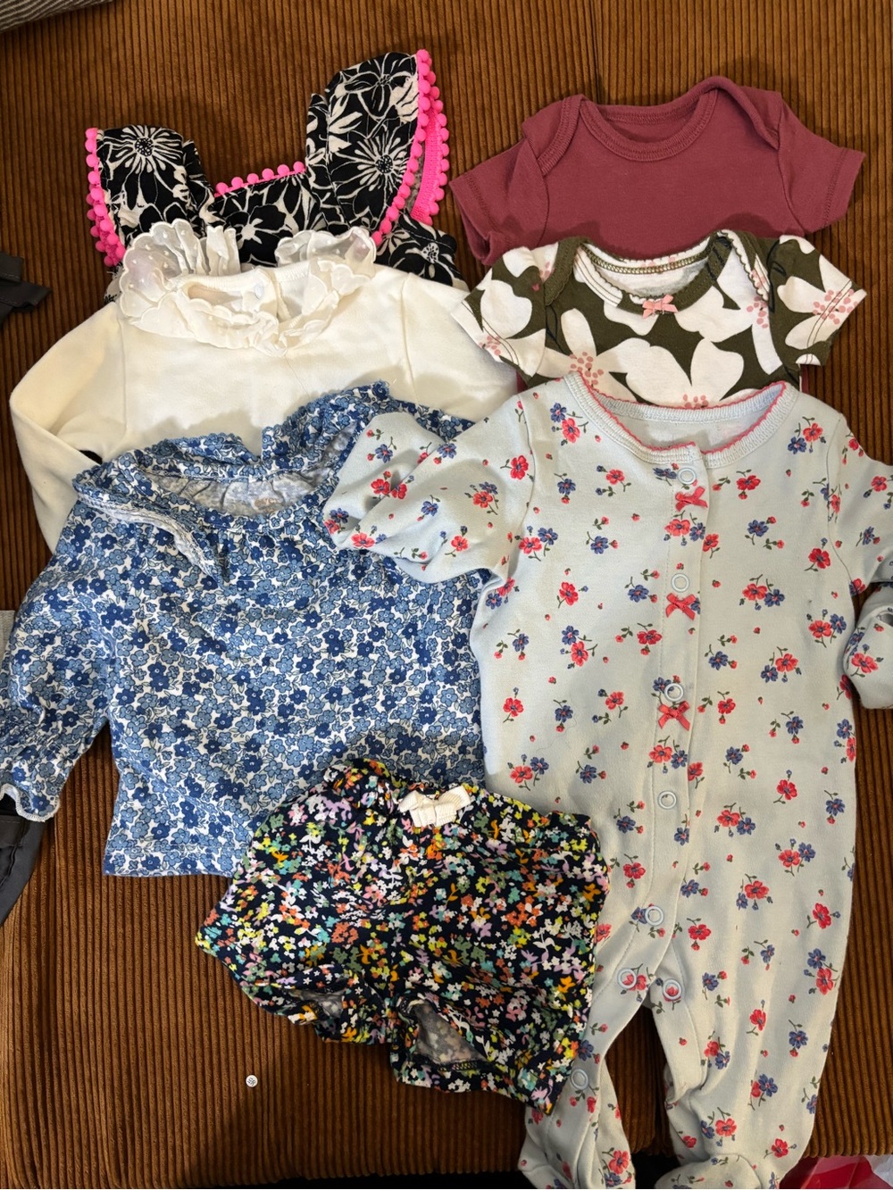 Newborn baby clothing bundle
